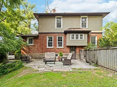 6275 Pine Grove Ave, Niagara Falls, ON L2G 4J4