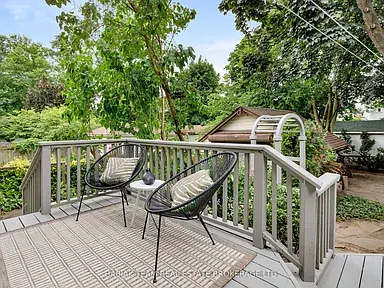 16 Palisades, Toronto, ON M6S 2W8