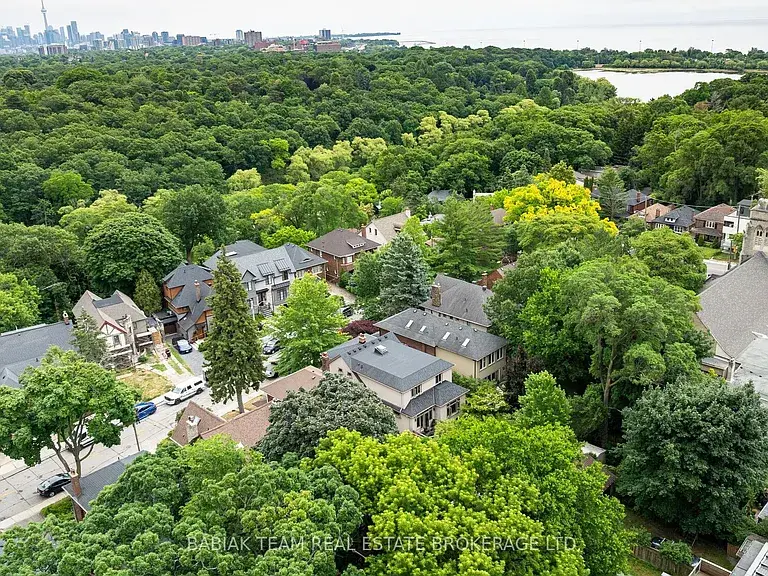 16 Palisades, Toronto, ON M6S 2W8