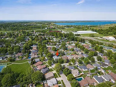 2860 Henley Ave, Niagara Falls, ON L2J 3M4