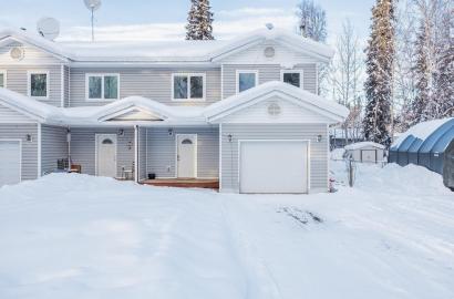 4556 Woodriver Dr, Fairbanks, AK 99701