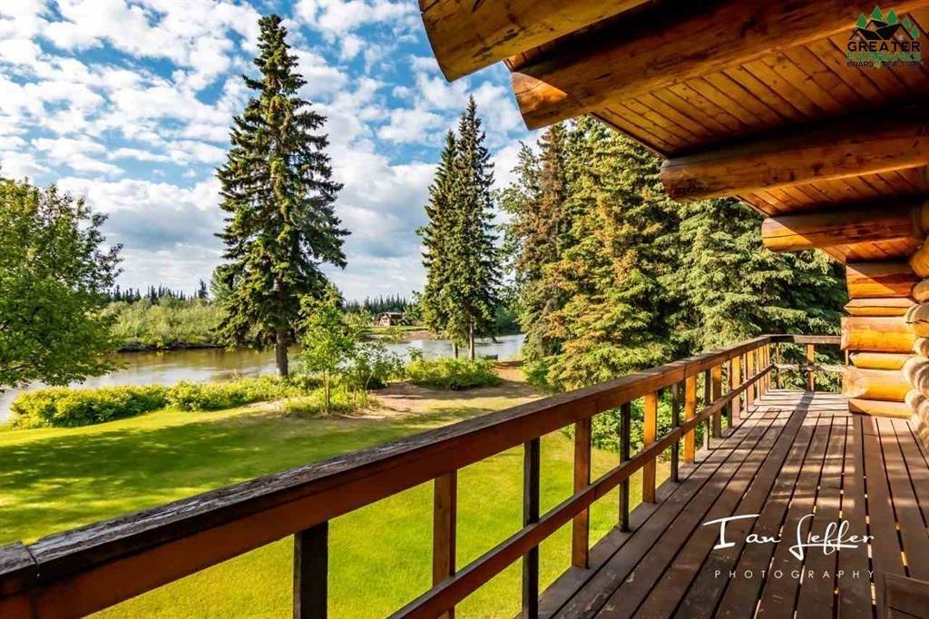 1260 Heldiver St, Fairbanks, AK 99709
