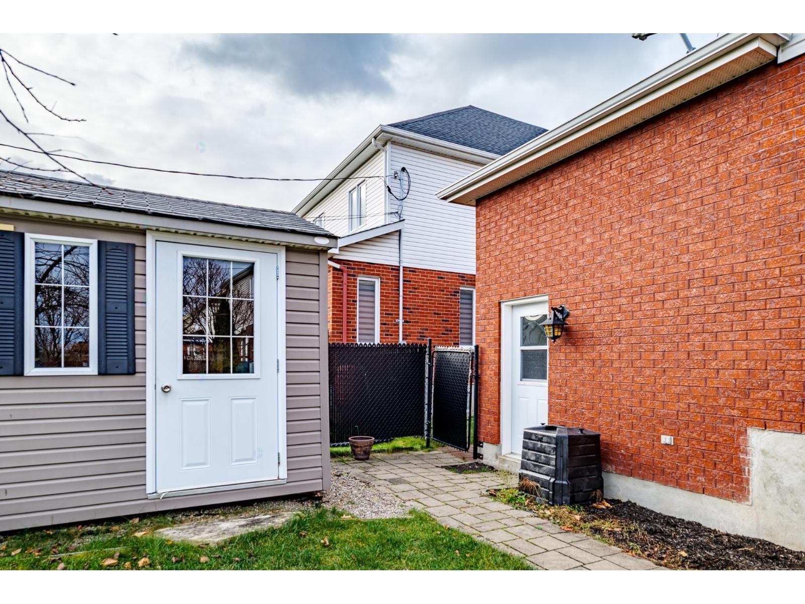 7288 Rue des Perce-Neige Longueuil (Saint-Hubert), Quebec J3Y9C3