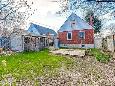 20 Gardens Cres, Toronto, ON M4B 1T5