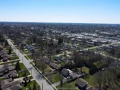 465 Victoria Ave, Chatham Kent, ON N7L 3B4