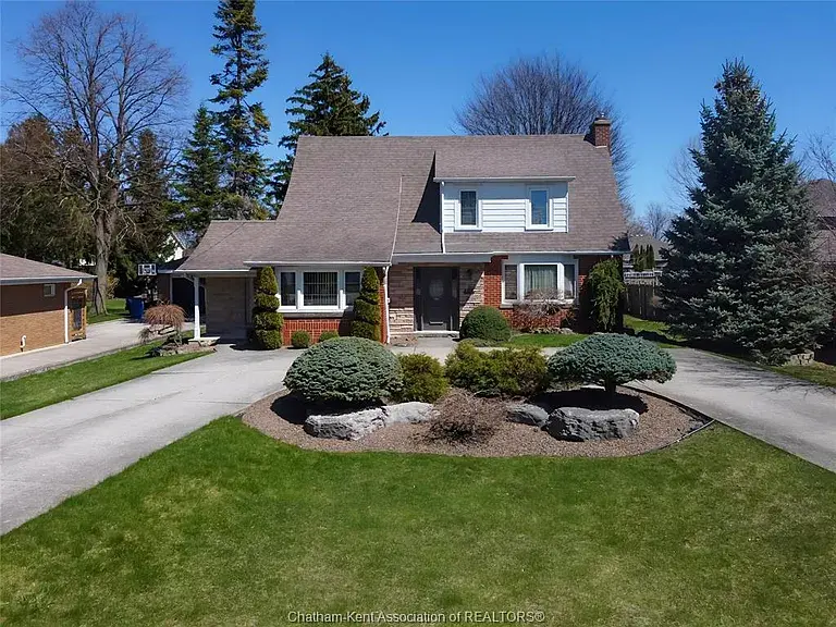 465 Victoria Ave, Chatham Kent, ON N7L 3B4