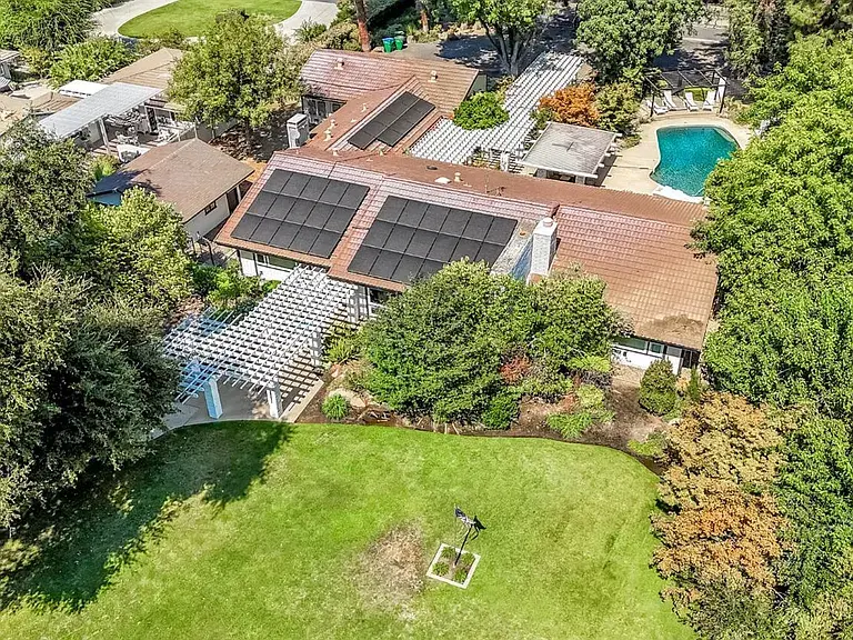 5976 E Butler Ave, Fresno, CA 93727