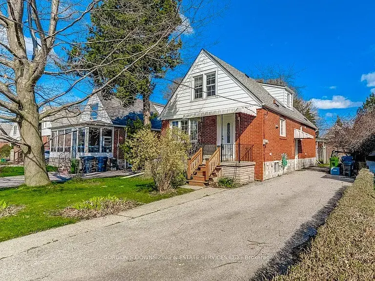 20 Gardens Cres, Toronto, ON M4B 1T5