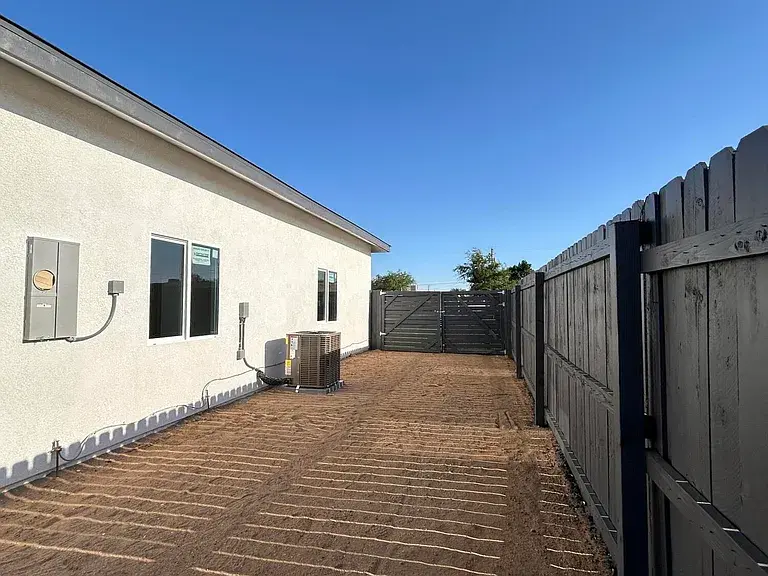 8225 Dogwood Ave, California City, CA 93505
