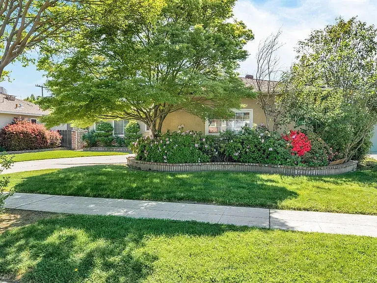 3376 E Richert Ave, Fresno, CA 93726