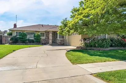 3376 E Richert Ave, Fresno, CA 93726