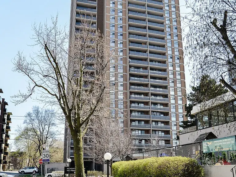 135 Marlee Ave #1004, Toronto, ON M6B 4C6