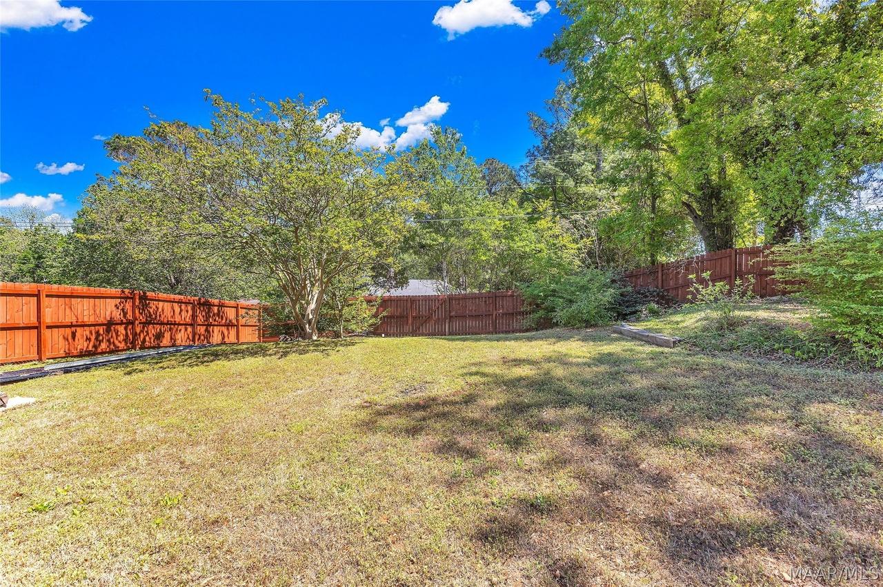 598 Partridge Ln, Prattville, AL 36067