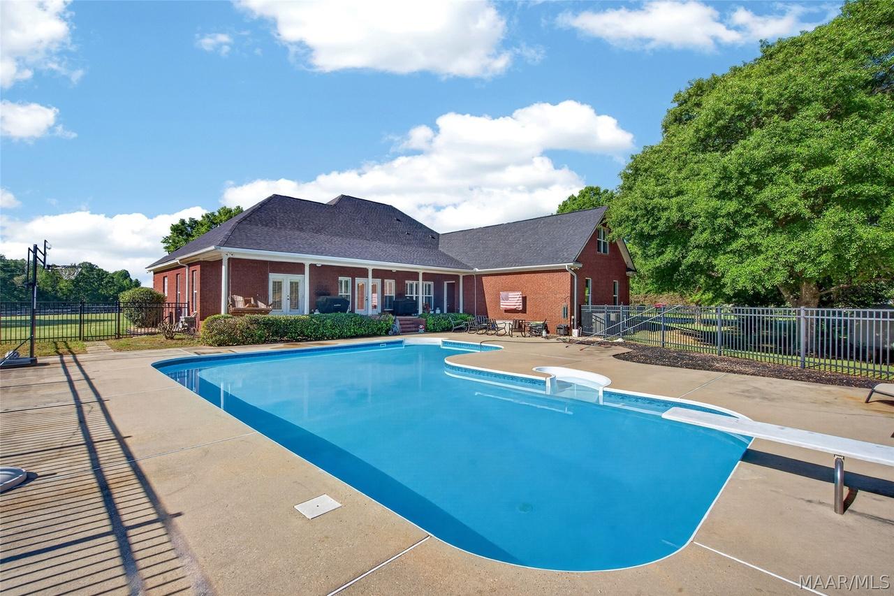 2002 Goose Pointe Lndg, Prattville, AL 36067
