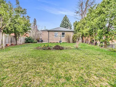 249 Park Home Ave, Toronto, ON M2R 1A1