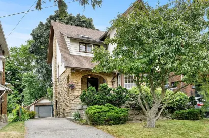 16 Palisades, Toronto, ON M6S 2W8