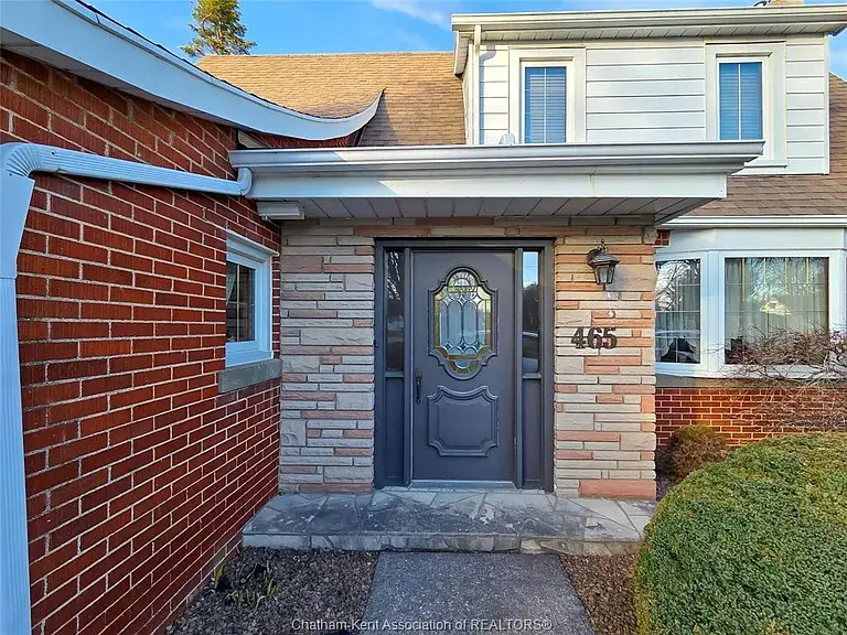 465 Victoria Ave, Chatham Kent, ON N7L 3B4