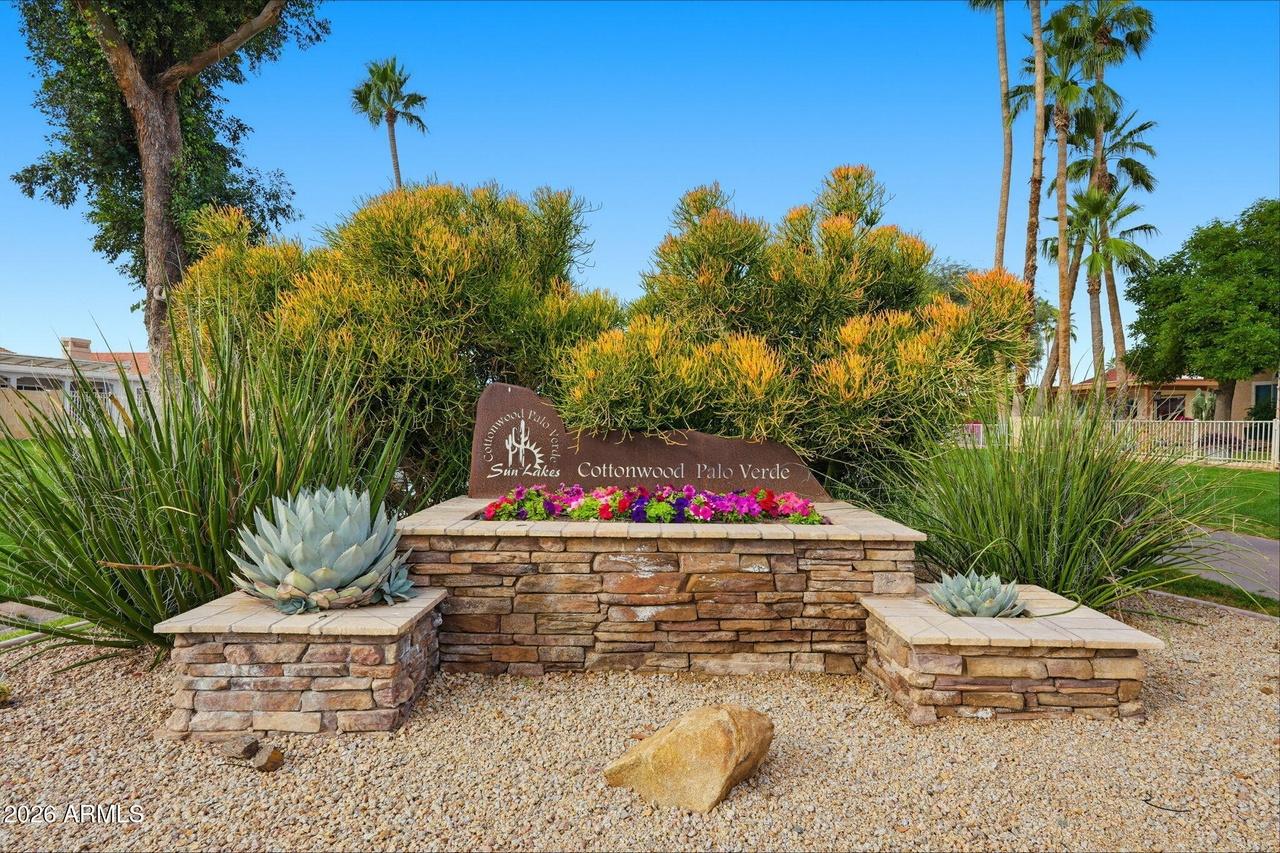 10137 E Chestnut Dr, Sun Lakes, AZ 85248