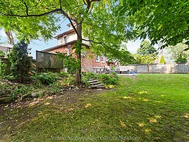 6275 Pine Grove Ave, Niagara Falls, ON L2G 4J4