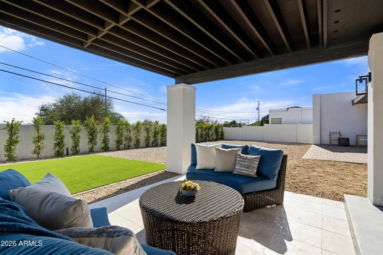 1541 E Las Palmaritas Dr, Phoenix, AZ 85020