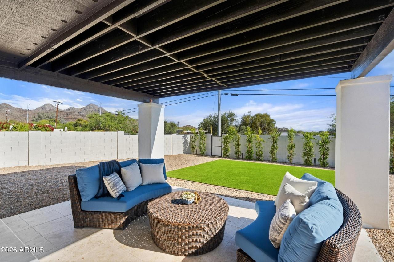 1541 E Las Palmaritas Dr, Phoenix, AZ 85020