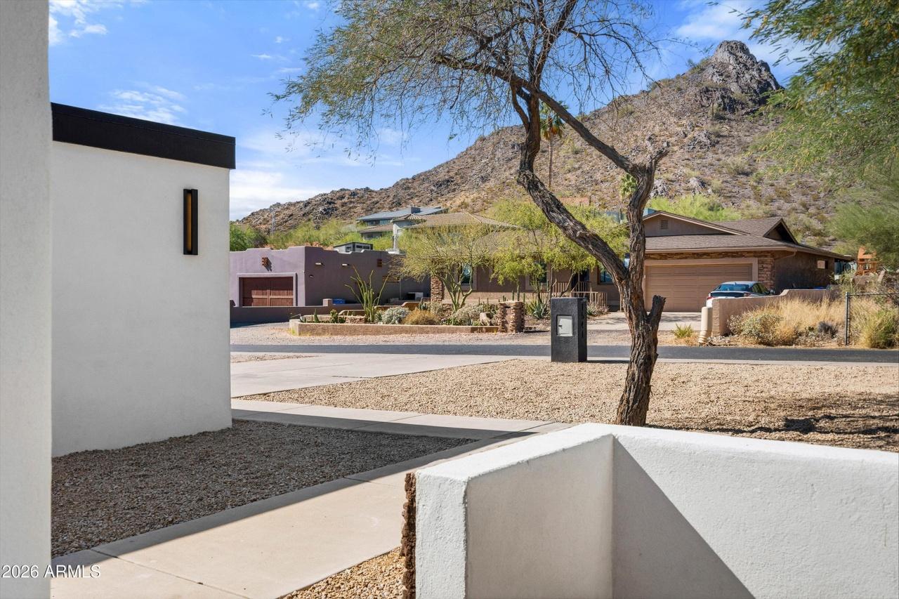 1541 E Las Palmaritas Dr, Phoenix, AZ 85020
