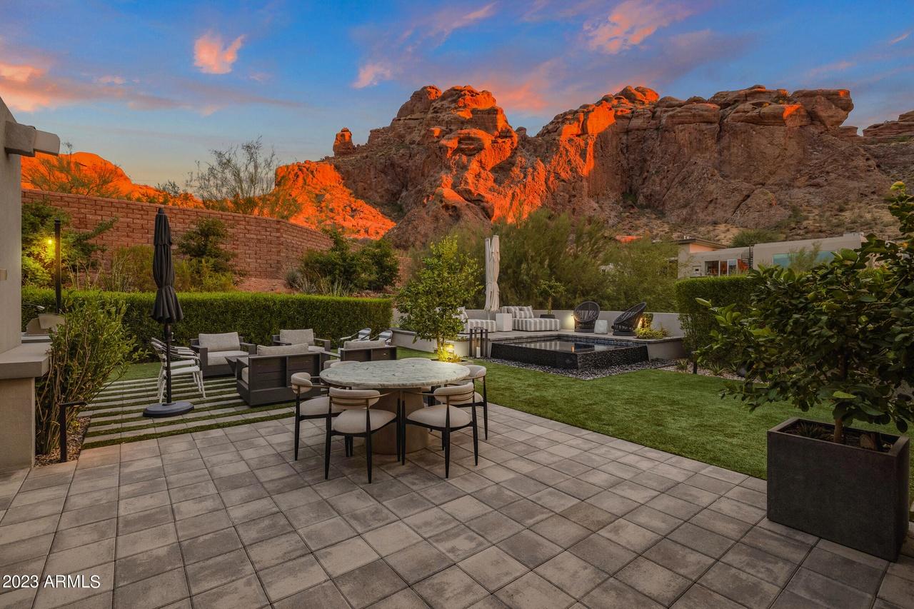 5841 N Echo Canyon Cir, Phoenix, AZ 85018