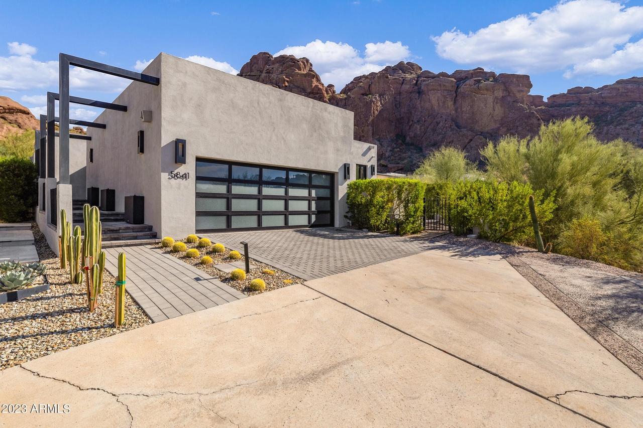 5841 N Echo Canyon Cir, Phoenix, AZ 85018