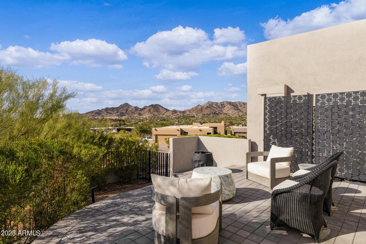5841 N Echo Canyon Cir, Phoenix, AZ 85018