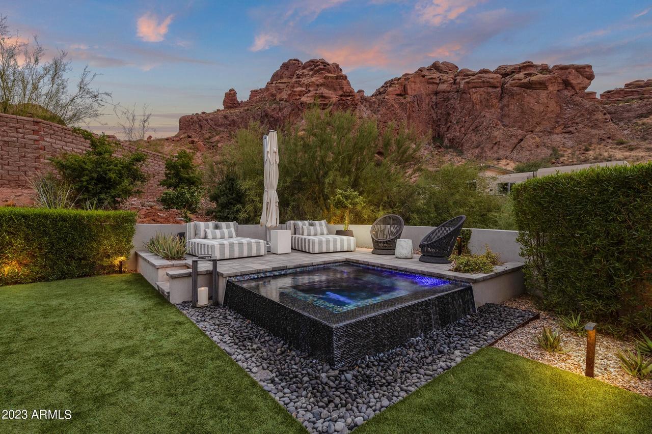 5841 N Echo Canyon Cir, Phoenix, AZ 85018