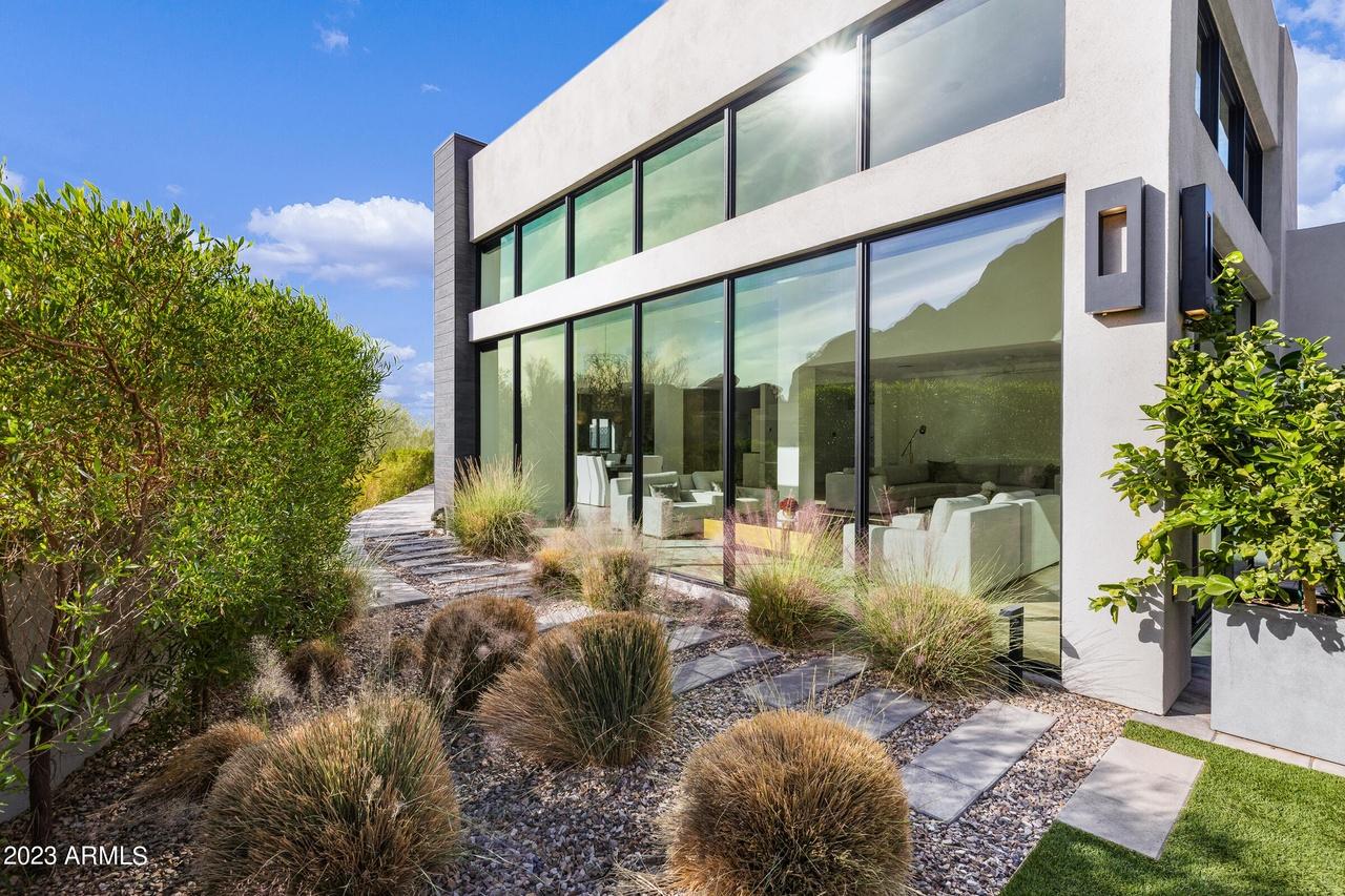 5841 N Echo Canyon Cir, Phoenix, AZ 85018