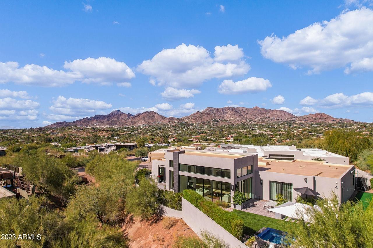 5841 N Echo Canyon Cir, Phoenix, AZ 85018