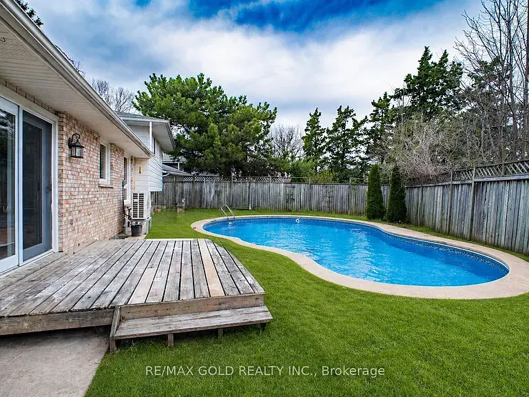 2860 Henley Ave, Niagara Falls, ON L2J 3M4