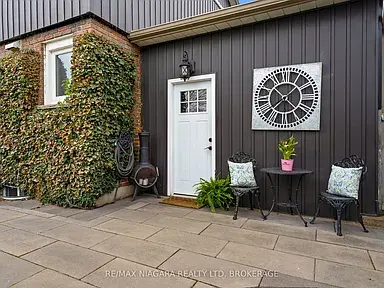 7080 Adams Ave, Niagara Falls, ON L2G 5G8