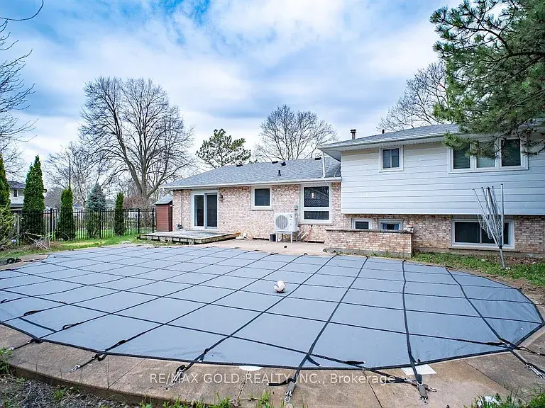 2860 Henley Ave, Niagara Falls, ON L2J 3M4