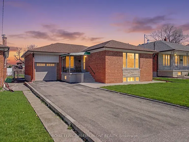 76 Tavistock Rd, Toronto, ON M3M 2N9