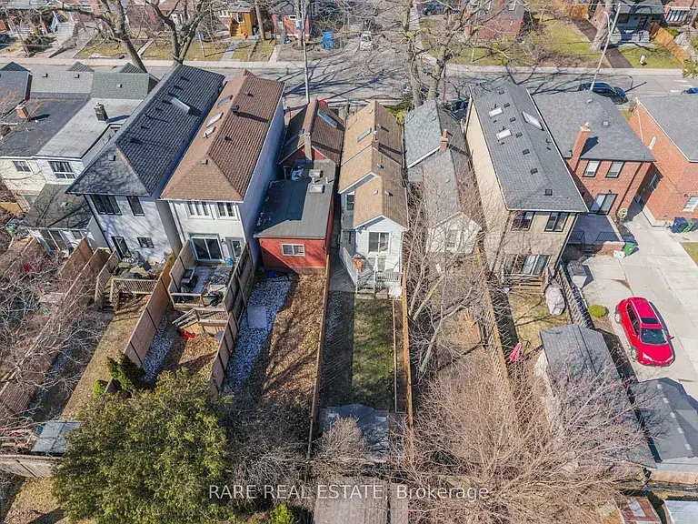 283 Chisholm Ave, Toronto, ON M4C 4W5