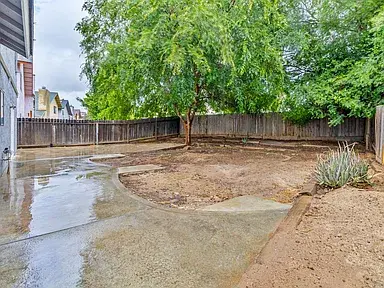 2244 N Prospect Ave, Fresno, CA 93722