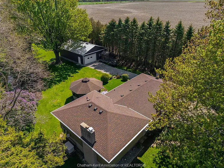 21095 Victoria Rd, Chatham Kent, ON N0P 2C0