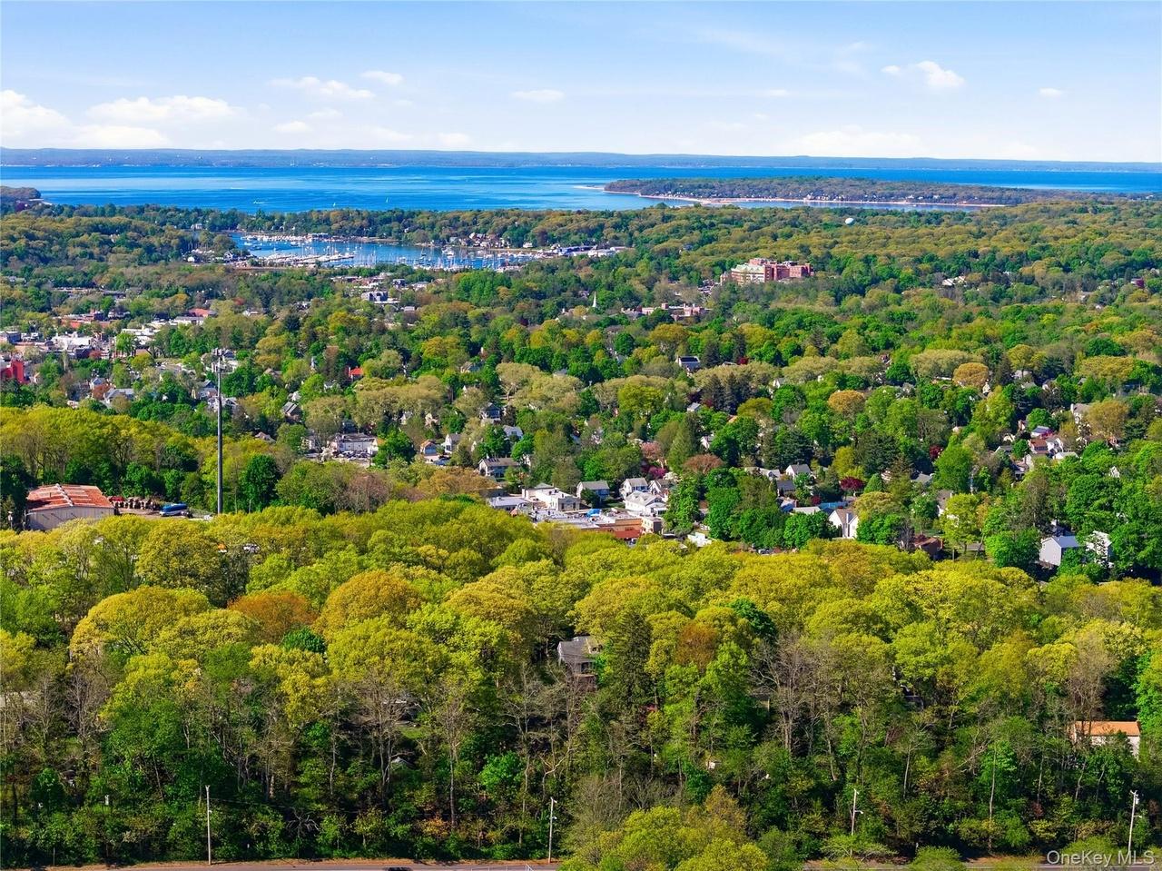 30 Semon Rd, Huntington, NY 11743