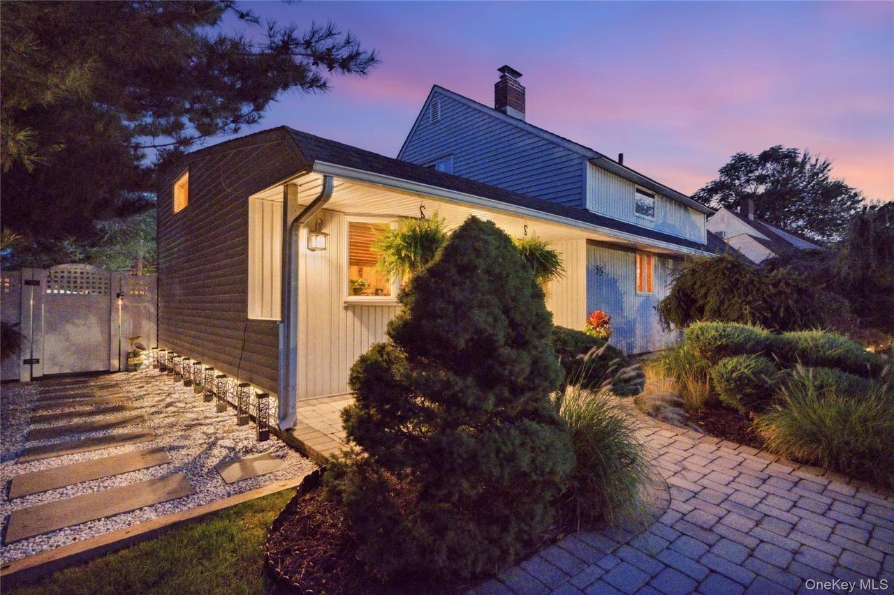 55 Duckpond Dr N, Wantagh, NY 11793