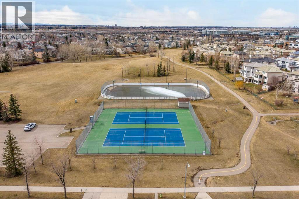 220 Douglas Glen Bay Southeast, Calgary, AB T2Z 2M8