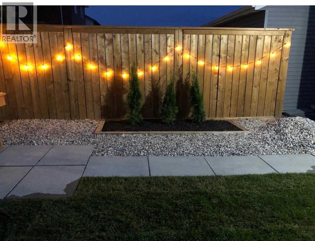 462 Walgrove Way Southeast, Calgary, AB T2X 4E9