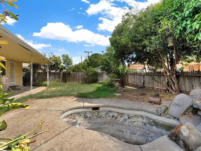 3376 E Richert Ave, Fresno, CA 93726