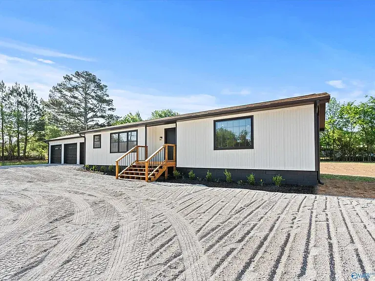 146 Lark Ln, Harvest, AL 35749