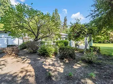5976 E Butler Ave, Fresno, CA 93727