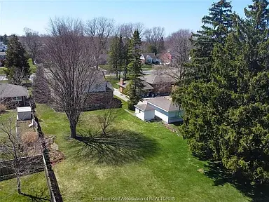 465 Victoria Ave, Chatham Kent, ON N7L 3B4