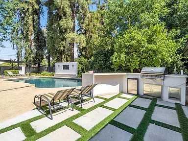 5976 E Butler Ave, Fresno, CA 93727