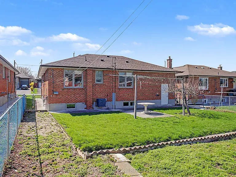 76 Tavistock Rd, Toronto, ON M3M 2N9