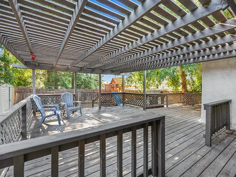 651 N Laverne Ave, Fresno, CA 93727